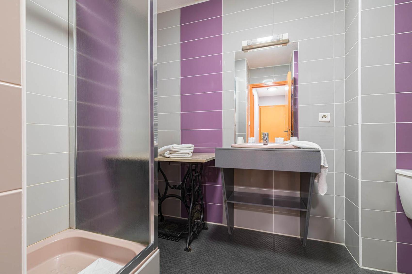 Logis Hotel Restaurant L'Abri Blavozy Екстериор снимка