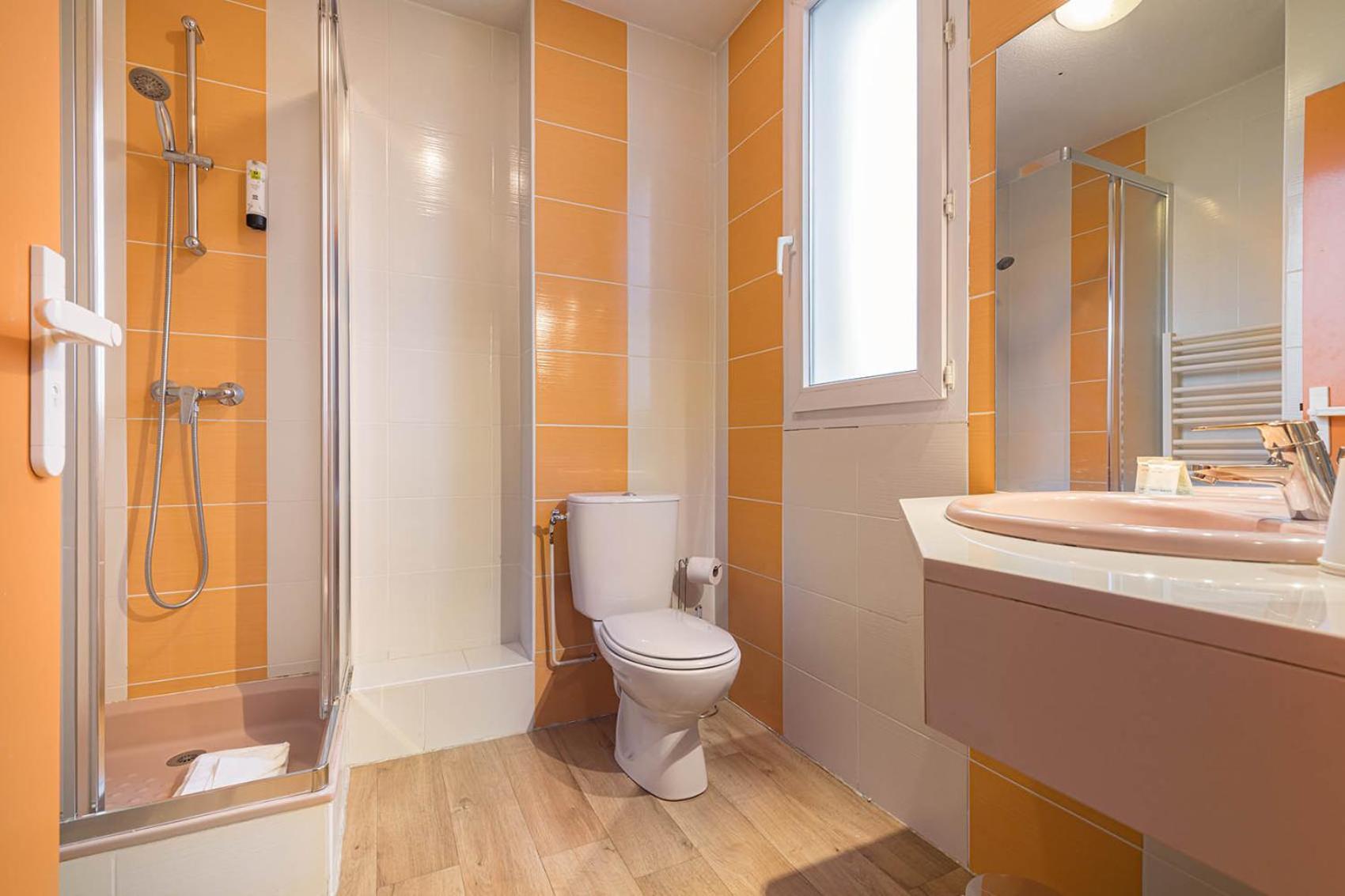 Logis Hotel Restaurant L'Abri Blavozy Екстериор снимка
